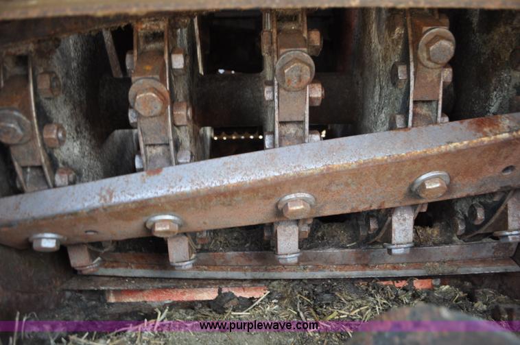 image for item G7370 2005 Case IH FHX300 forage harvester and silage trailer