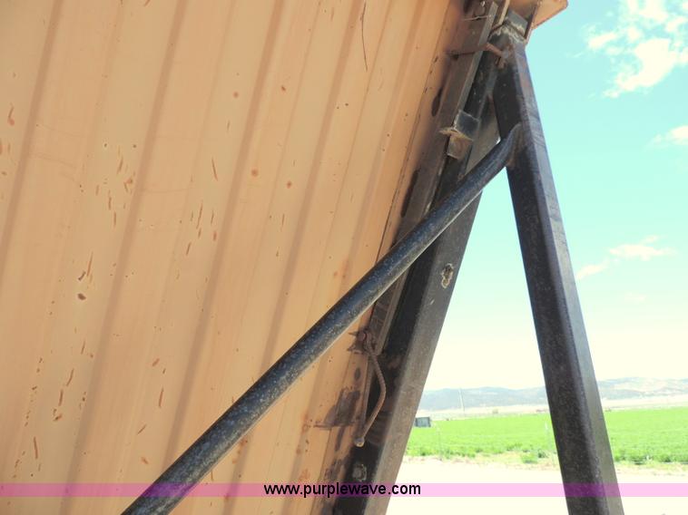 image for item G7370 2005 Case IH FHX300 forage harvester and silage trailer