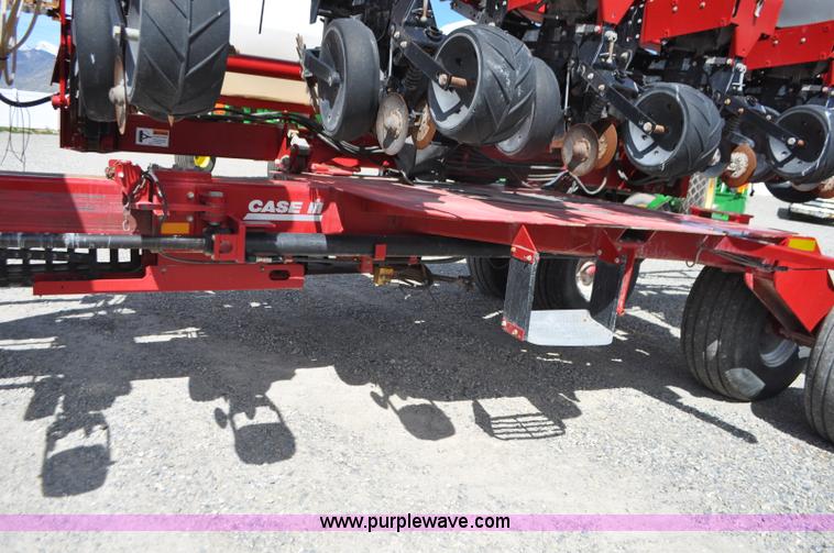 image for item G7371 Case IH 1200 planter