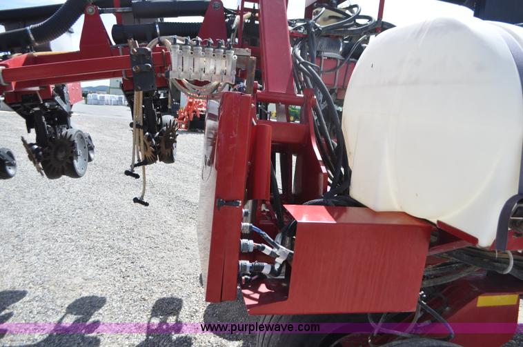 image for item G7371 Case IH 1200 planter