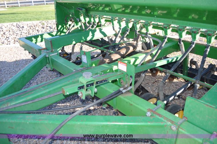 image for item G7372 1992 John Deere 750 grain drill