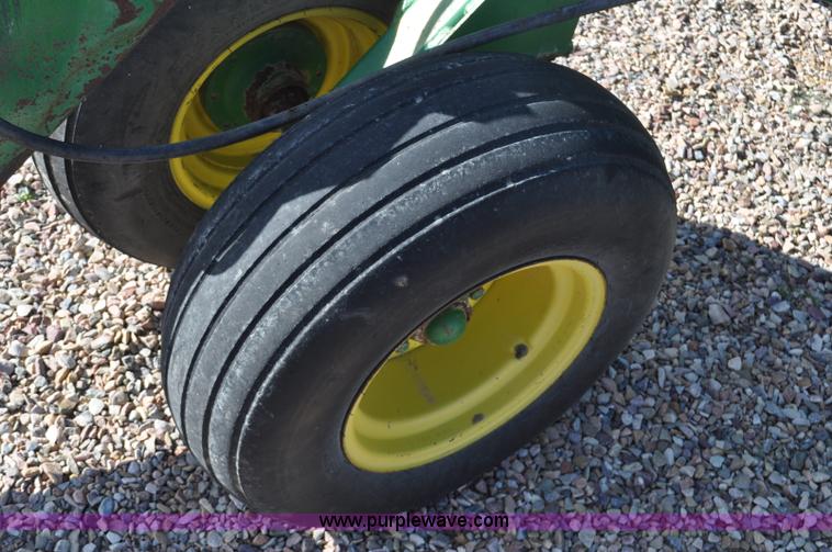 image for item G7372 1992 John Deere 750 grain drill