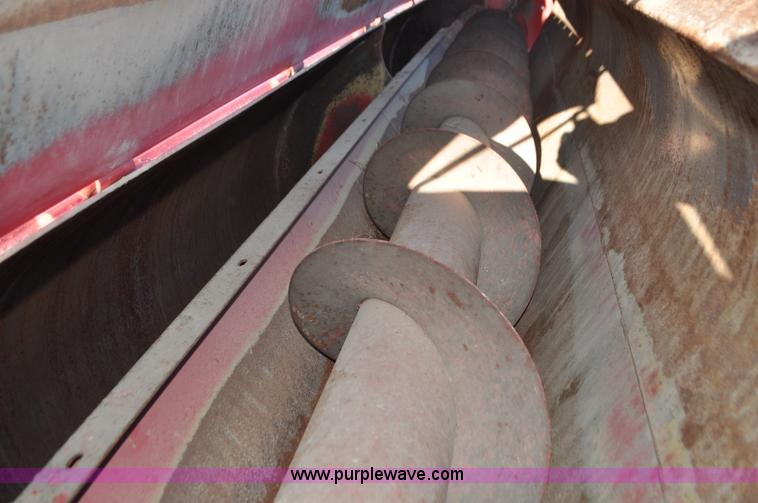 image for item G7375 Hiniker 5610 shredder/windrower