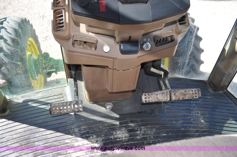 image for item G7378 1998 John Deere 7810 MFWD tractor