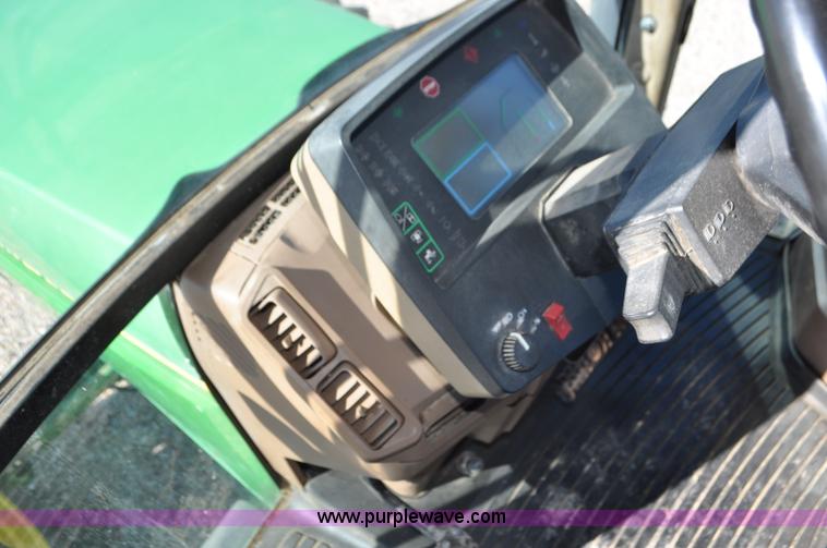 image for item G7378 1998 John Deere 7810 MFWD tractor