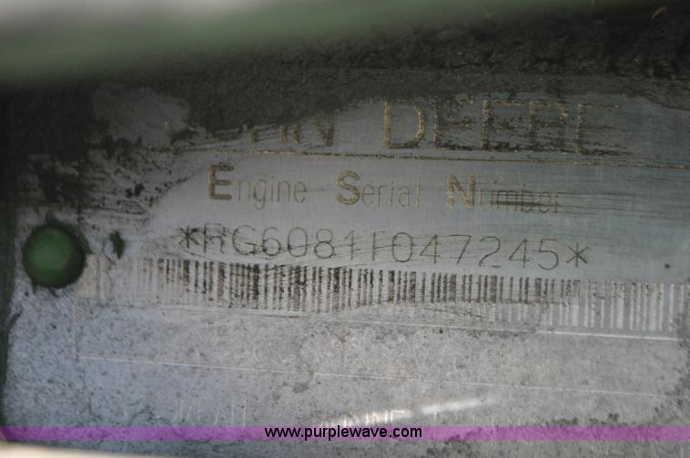 image for item G7378 1998 John Deere 7810 MFWD tractor