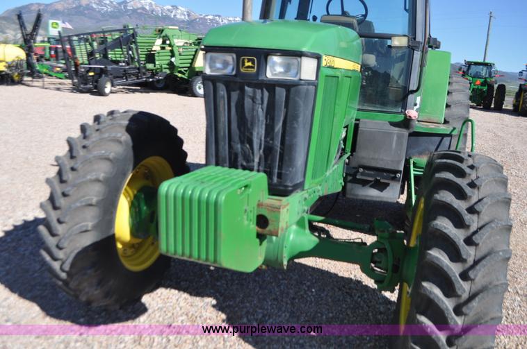image for item G7378 1998 John Deere 7810 MFWD tractor