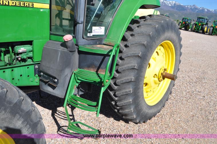 image for item G7378 1998 John Deere 7810 MFWD tractor