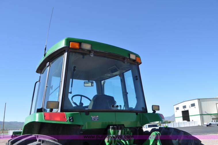 image for item G7378 1998 John Deere 7810 MFWD tractor