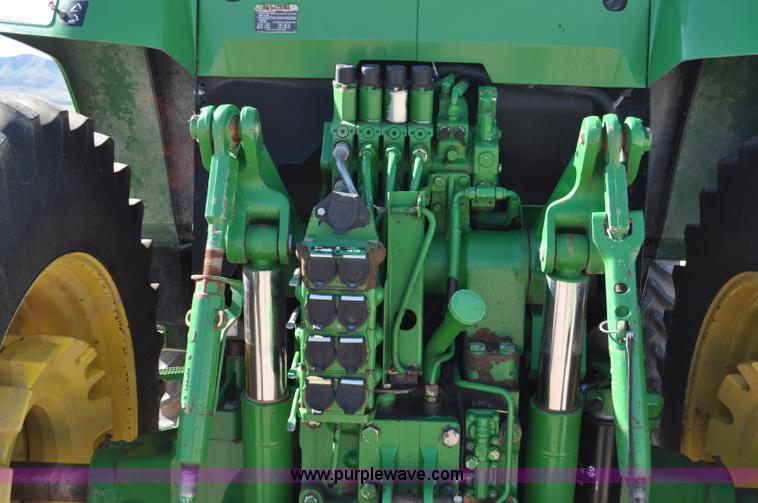 image for item G7378 1998 John Deere 7810 MFWD tractor