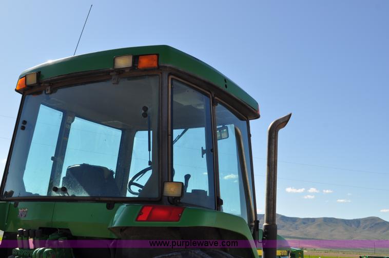 image for item G7378 1998 John Deere 7810 MFWD tractor