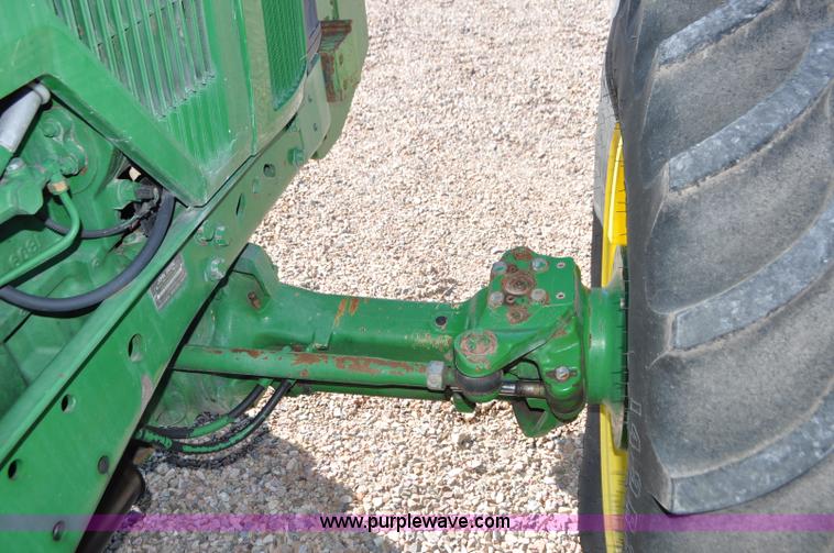 image for item G7378 1998 John Deere 7810 MFWD tractor