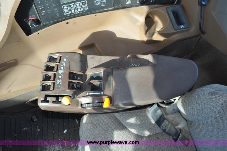 image for item G7380 2006 John Deere 9320 4WD tractor