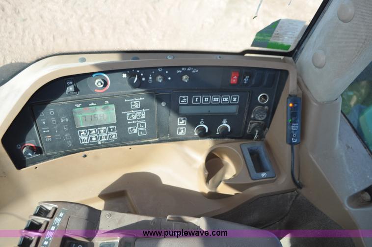 image for item G7380 2006 John Deere 9320 4WD tractor