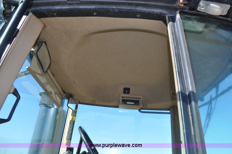 image for item G7380 2006 John Deere 9320 4WD tractor