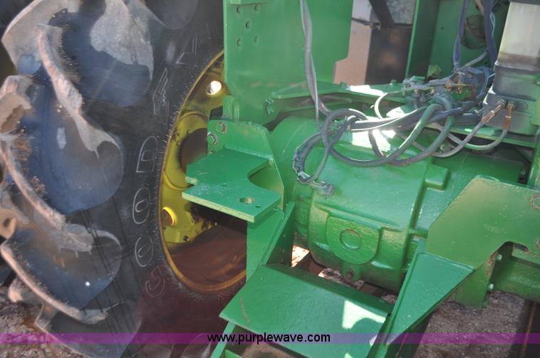 image for item G7380 2006 John Deere 9320 4WD tractor