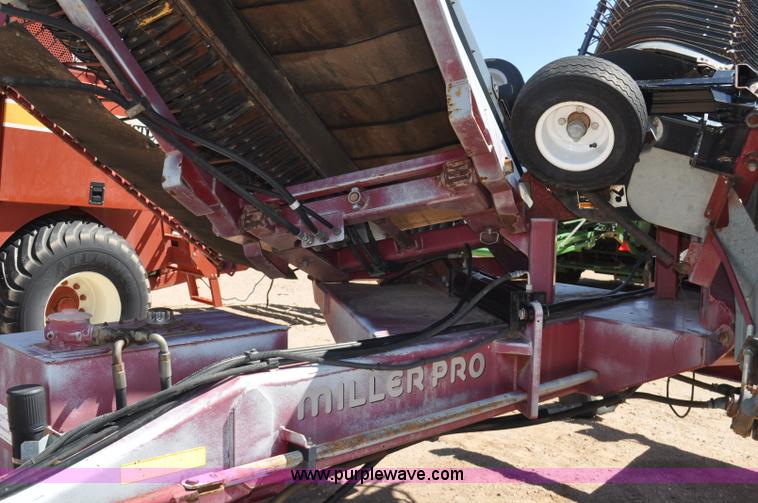 image for item G7385 Miller Pro 1416 Avalance hay merger