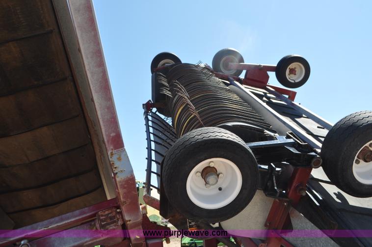 image for item G7385 Miller Pro 1416 Avalance hay merger