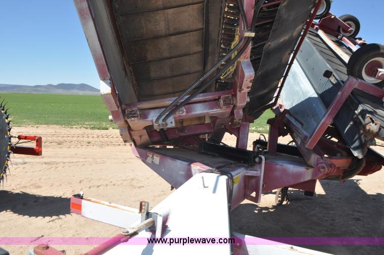 image for item G7385 Miller Pro 1416 Avalance hay merger