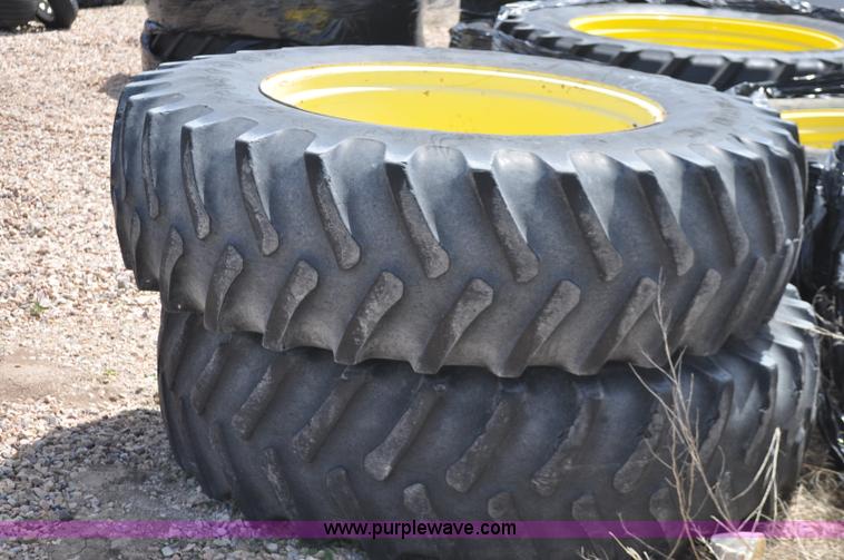 image for item G7393 1998 John Deere 8300 MFWD tractor