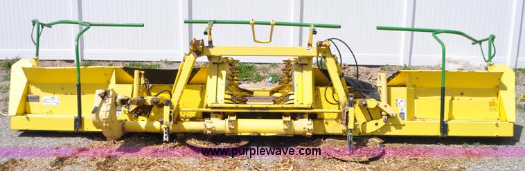 image for item G7395 2005 John Deere 688 rotary head