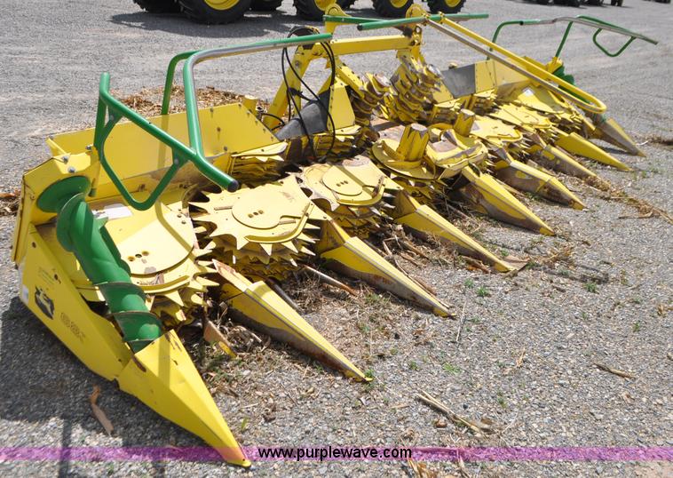 image for item G7395 2005 John Deere 688 rotary head