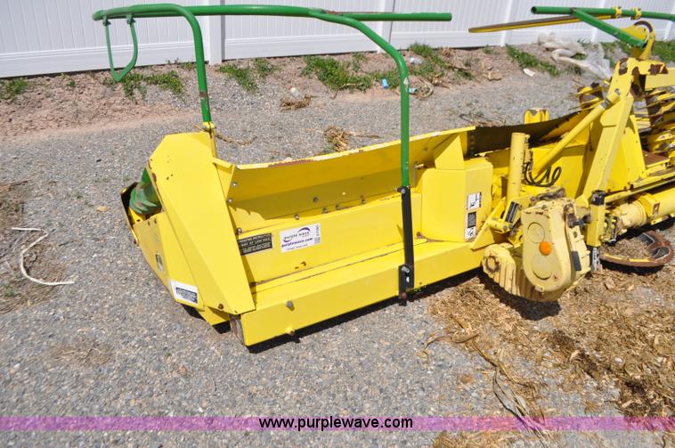 image for item G7395 2005 John Deere 688 rotary head