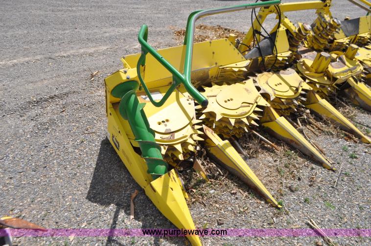 image for item G7395 2005 John Deere 688 rotary head