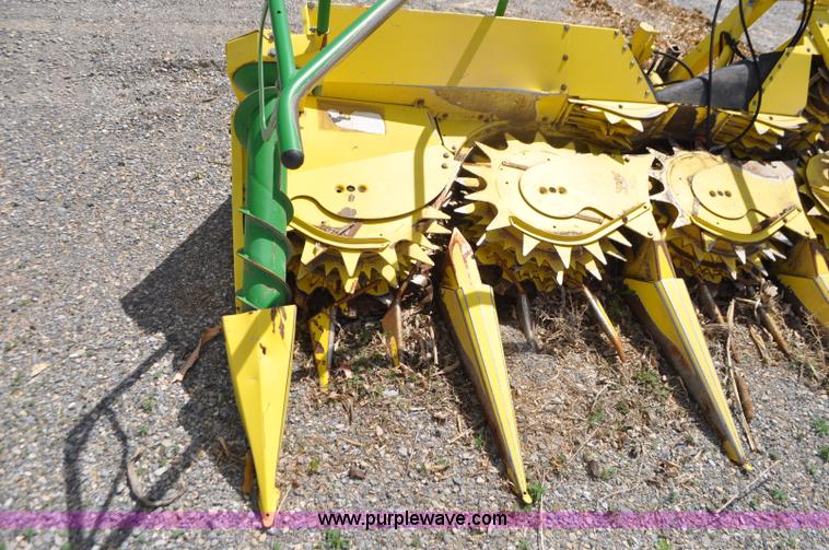 image for item G7395 2005 John Deere 688 rotary head