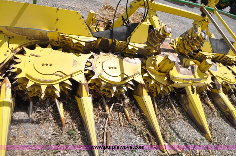 image for item G7395 2005 John Deere 688 rotary head