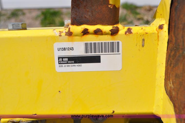 image for item G7395 2005 John Deere 688 rotary head