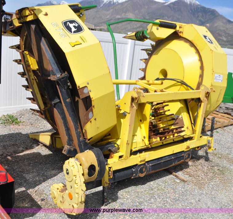 image for item G7397 2005 John Deere 676 rotary head