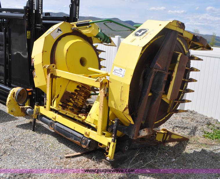 image for item G7397 2005 John Deere 676 rotary head