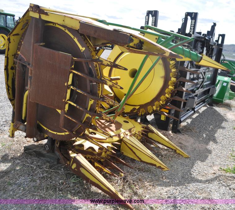 image for item G7397 2005 John Deere 676 rotary head