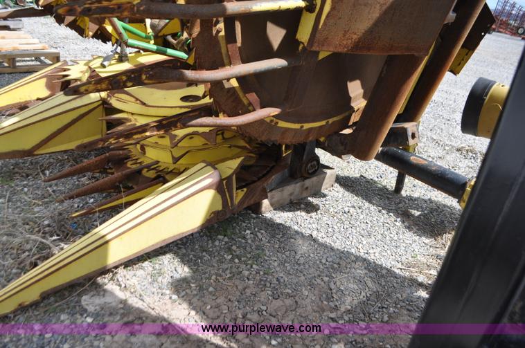 image for item G7397 2005 John Deere 676 rotary head