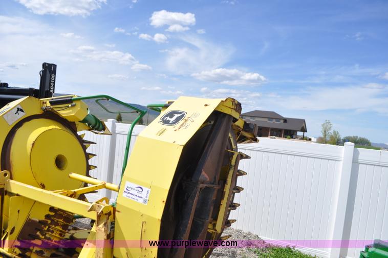 image for item G7397 2005 John Deere 676 rotary head