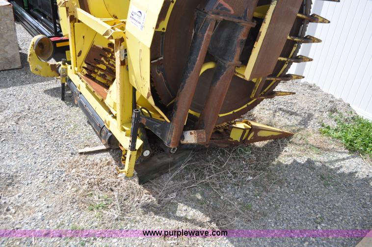 image for item G7397 2005 John Deere 676 rotary head