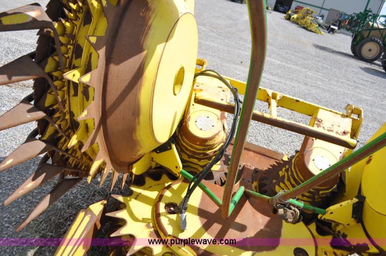 image for item G7397 2005 John Deere 676 rotary head