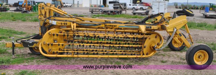 image for item G7398 Vermeer R24 twin hay rake
