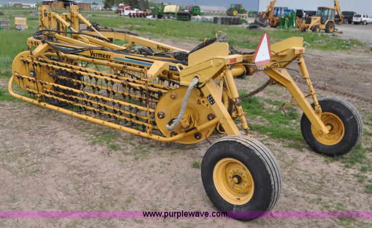 image for item G7398 Vermeer R24 twin hay rake