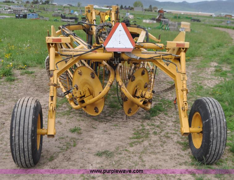 image for item G7398 Vermeer R24 twin hay rake