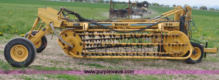 image for item G7398 Vermeer R24 twin hay rake
