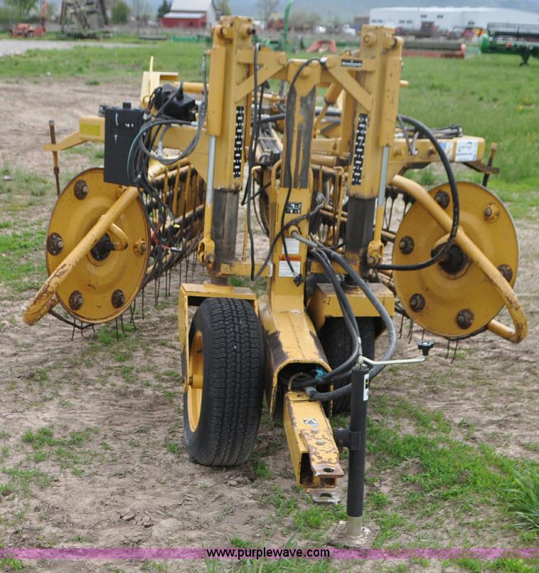 image for item G7398 Vermeer R24 twin hay rake