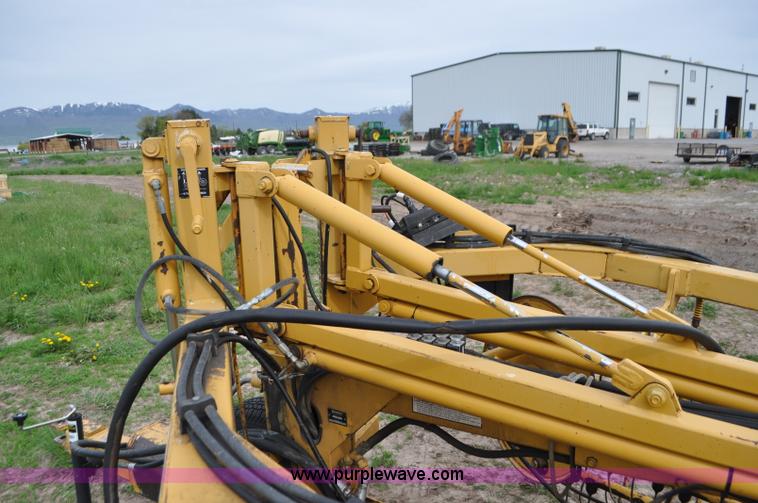 image for item G7398 Vermeer R24 twin hay rake