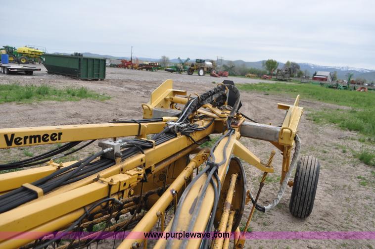 image for item G7398 Vermeer R24 twin hay rake