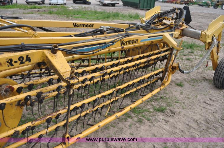image for item G7398 Vermeer R24 twin hay rake