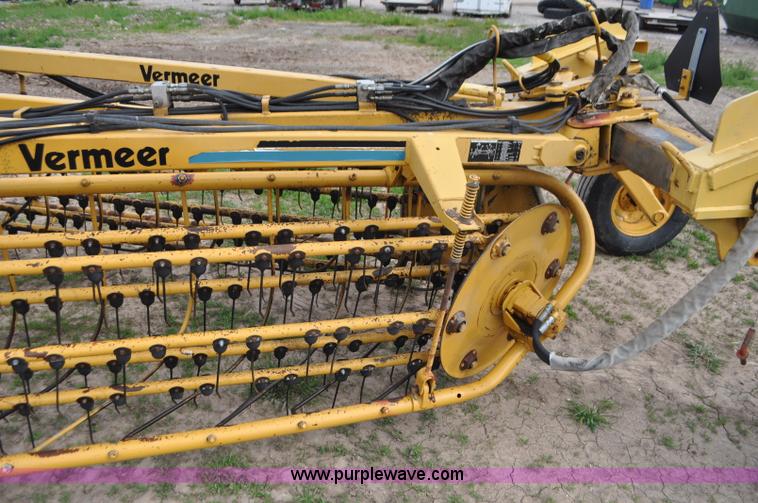 image for item G7398 Vermeer R24 twin hay rake