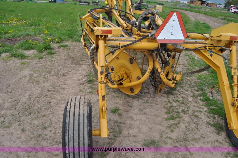 image for item G7398 Vermeer R24 twin hay rake