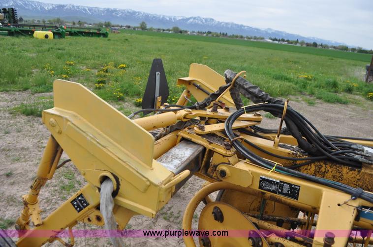image for item G7398 Vermeer R24 twin hay rake