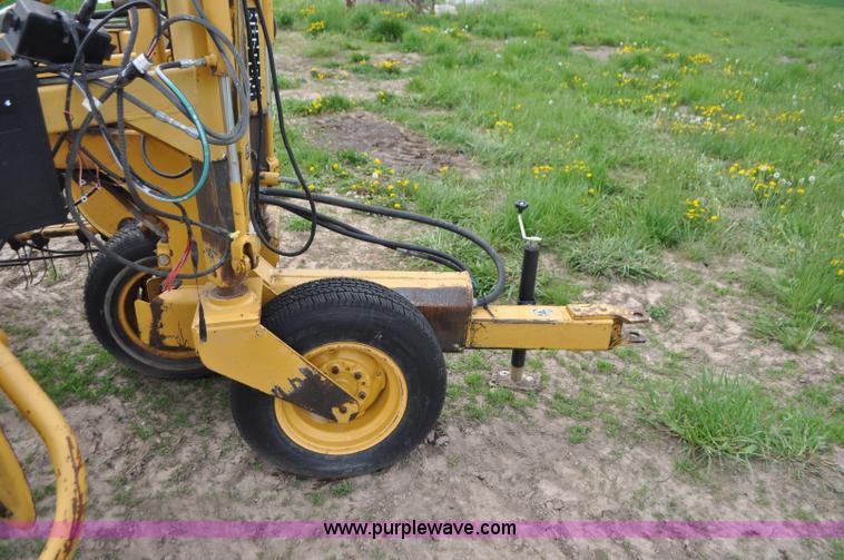 image for item G7398 Vermeer R24 twin hay rake